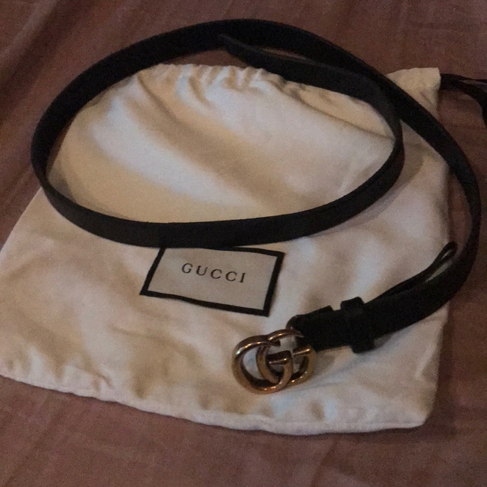 Authentic Gucci Belt thin (like new )